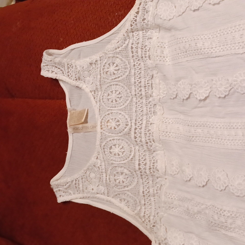 Top - Picture 2 of 3